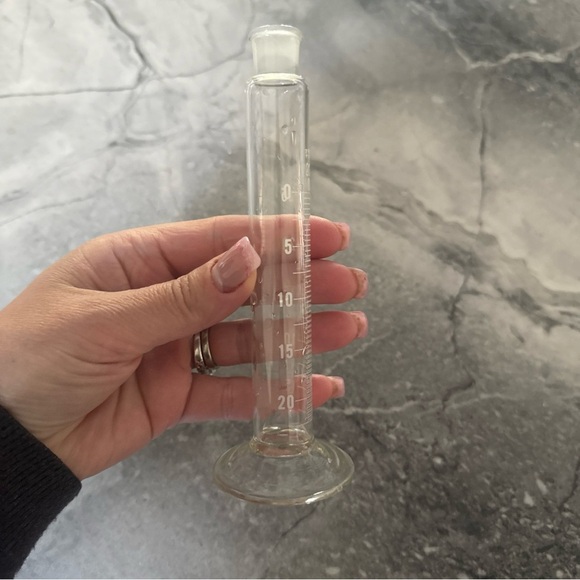 COPY - Pyrex 250 ml Graduated Mixing Cylinder with 13K Glass Pennyhead Stopper - Picture 9 of 12